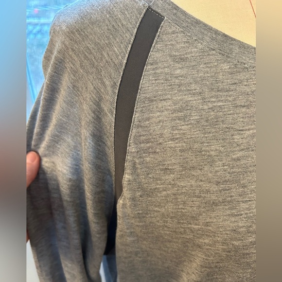 Vince Long Sleeved Tee, BNWT, size XL - Picture 7 of 9